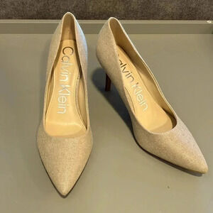 Calvin Klein classic pumps pointed toe new no tags goldish with gold accents 10M